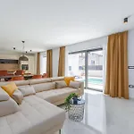 וילה Casa Ivini *